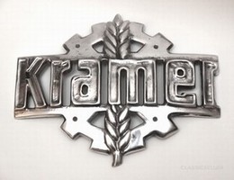 Kramer Emblem Logo K&uuml;hleremblem Schild Zeichen Traktor Schlepper Motorhaube
